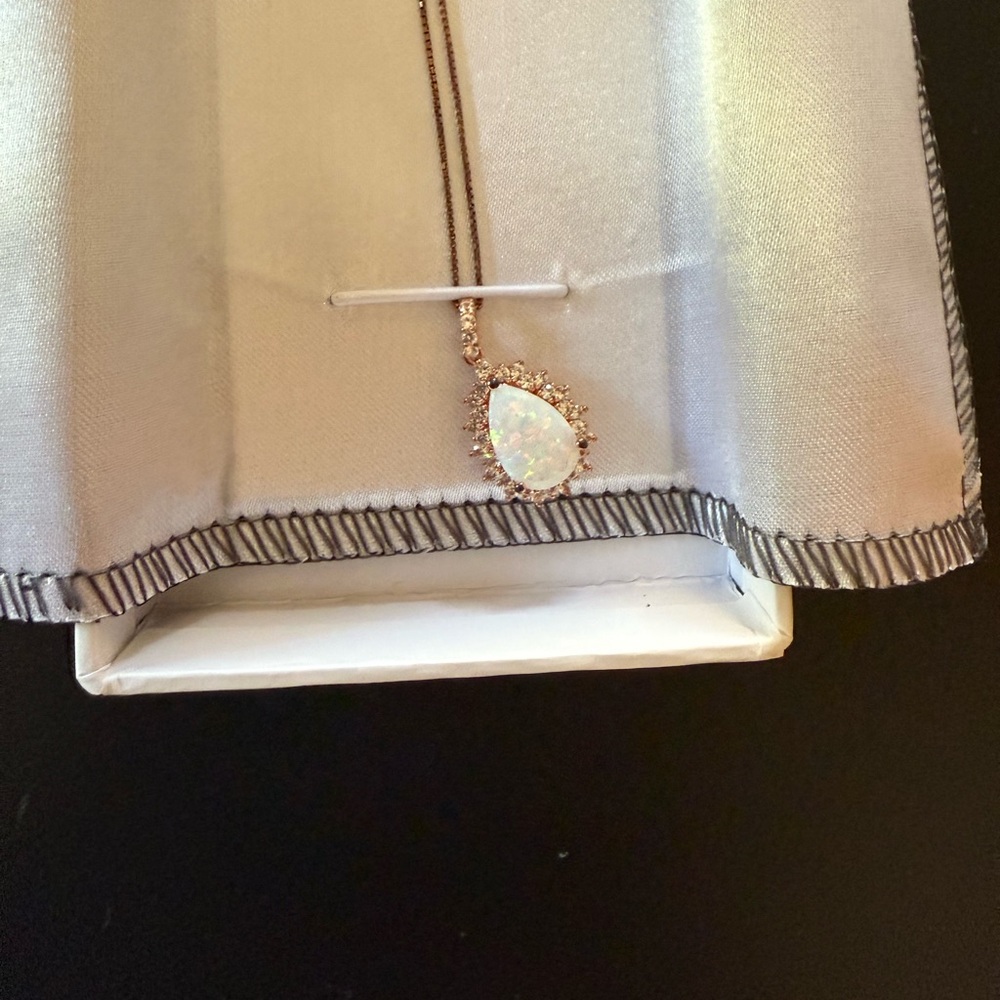 NWT 14K Rose Gold Opal Pendant
